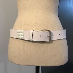 White- White prism belt